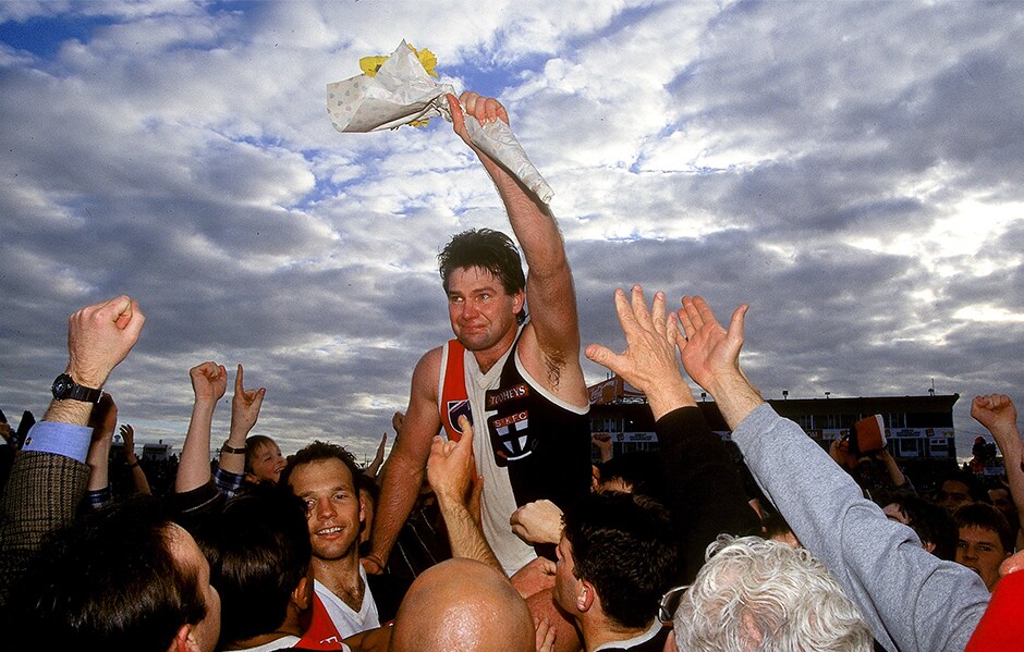 St Kilda tonight mourns the passing of one of its greats, Danny Frawley. - St Kilda Saints
